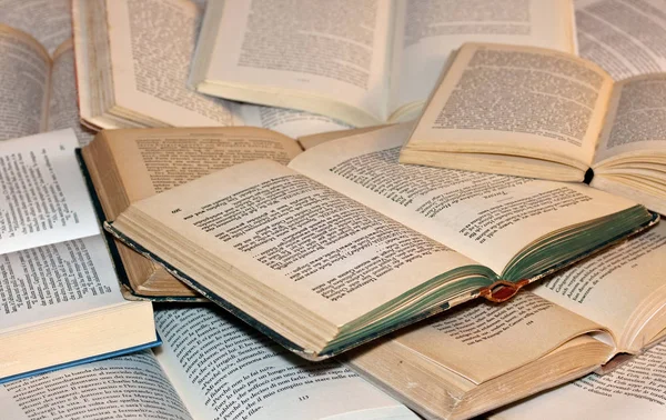 Divers Vieux Livres Ouverts Sur La Surface Historique Volume Stock Photo Divers Vieux Livres Ouverts Sur La Surface Historique Volume Stock Photo