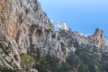 Ai-Petri dağından Kırım'da Karadeniz sahiline bakış