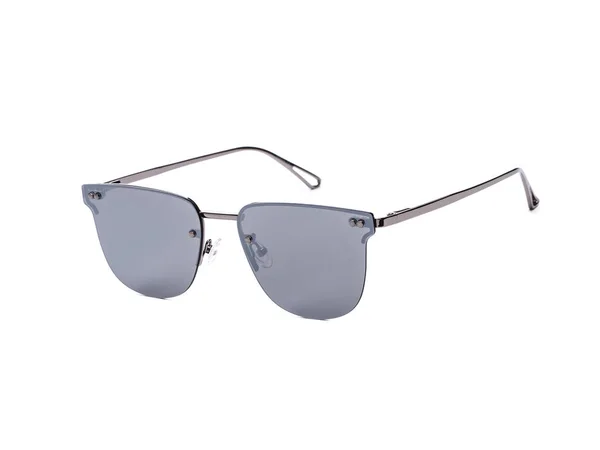 白い背景に分離されたグレーのレンズ付きサングラス — ストック写真