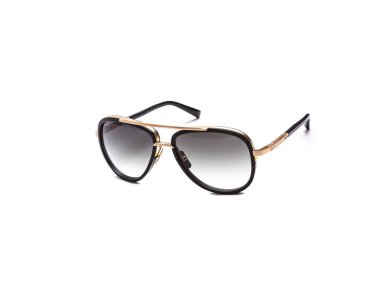 Yalıtılmış bir beyaz arka planda gri gözlük güneş gözlüğü