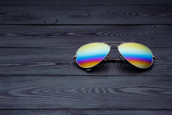 Aviators Sunglasses Mirrored Color Lenses Made Glass Gold Metal Frame — 图库照片