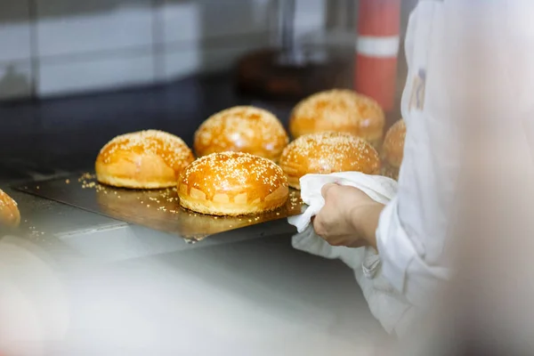 Susam çörek mutfakta yemek