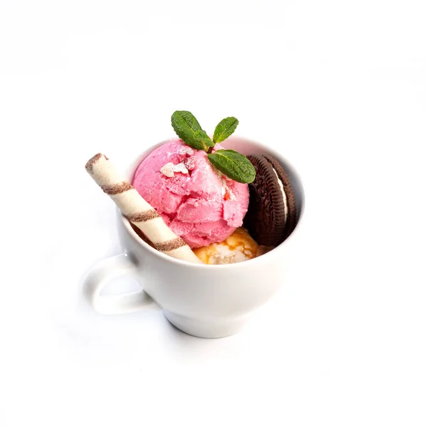 Helado Decorado Con Menta Dulces Una Taza Sobre Fondo Blanco —  Fotos de Stock