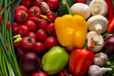 Kahverengi ahşap arka plan üzerinde Sebzeler yakın çekim