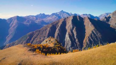Alpe Mara dan Mount Disgrazia, hava 4k - Valtellina (BT) - göster