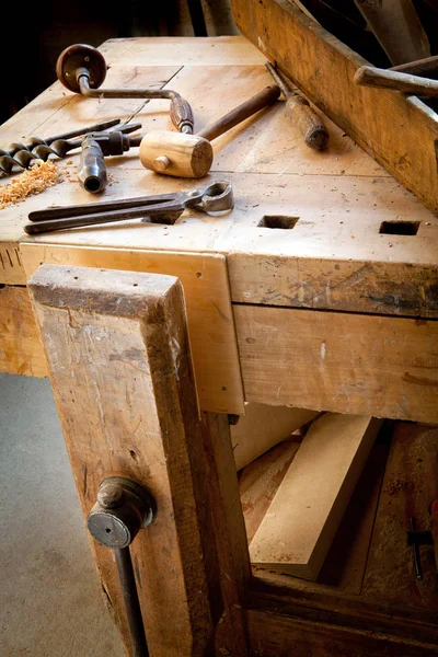 Old Carpenter Bench Grip — Stock Photo, Image