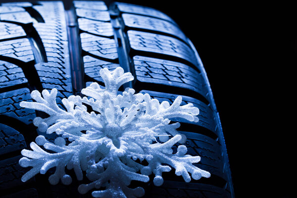 lamellar winter tire with snowflake