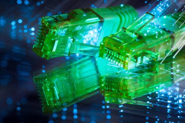 Optik fiber bağlantı - kadar yakın