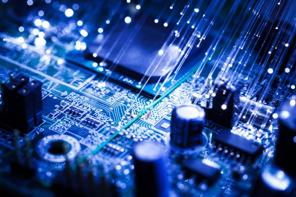 electronic card with optical fibers