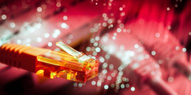 Optik fiber bağlantı - kadar yakın