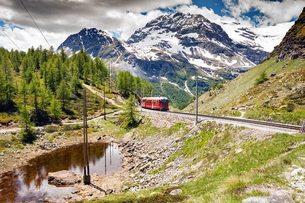 Treno Rosso Bernina Express Svizzera — Foto Stock