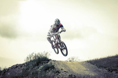 mtb dağ ile ücretsiz iniş