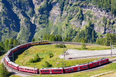 Bernina Express (Ch) - durdurmak Alpe Grum'a
