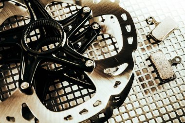 MTB disk frenler yastıkları ile 