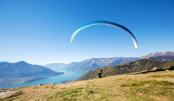 Paragliding - Tandem flight on Lake Como (IT)