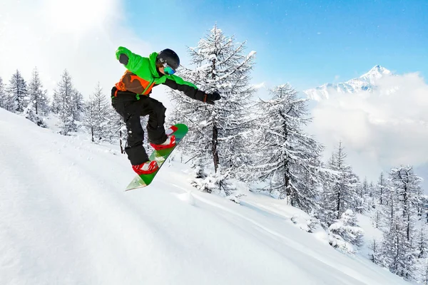 Snowboarder Friss Hóban — Stock Fotó