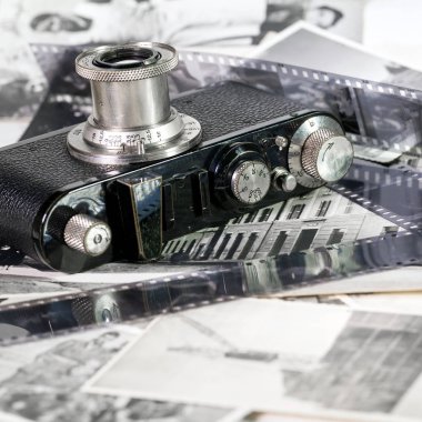 eski fotoğraf makinesi ile kompozisyon