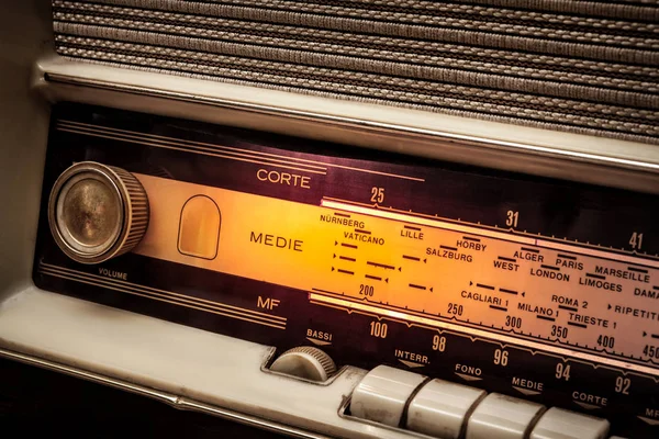 Rádio Analógico Velho Ainda Vida — Fotografia de Stock