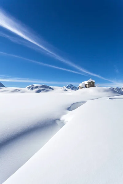 Valmalenco Italien Alpin Kyrka Med Snö — Stockfoto