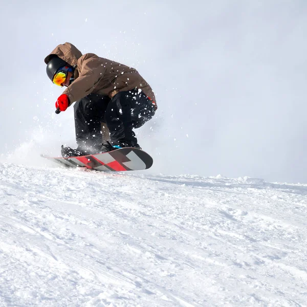 Cuesta Abajo Con Tablas Snowboard Nieve Fresca —  Fotos de Stock