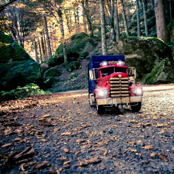 森林里的卡车 — 图库照片