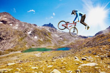 mtb dağ ile hava akrobasi