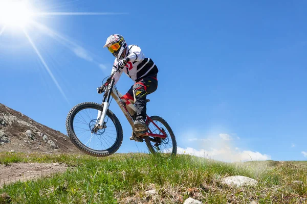 Cuesta Abajo Con Mtb Montaña — Foto de Stock