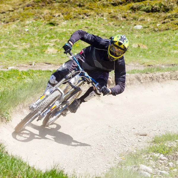 descent with mtb on a dirt path