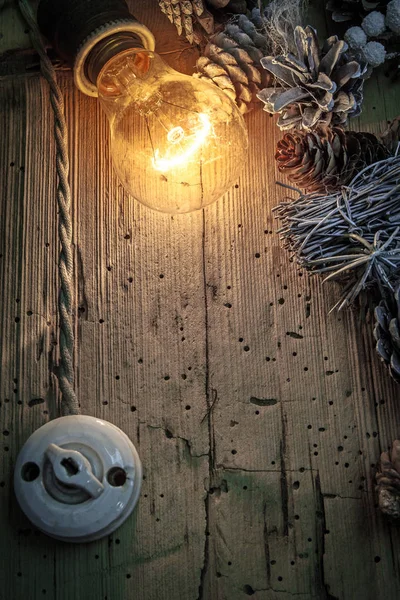 Alte Glühlampe Mit Keramikschalter — Stockfoto