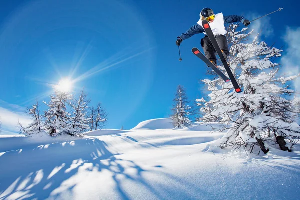 Hoppbacken Snöig Alplandskap — Stockfoto