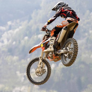 dirt motocross ile yarış