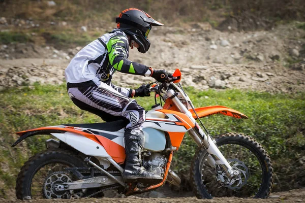 Carrera Con Motocross Sobre Tierra — Foto de Stock