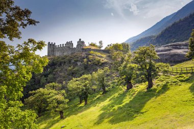 Grosio Castle - XIV yüzyıl - Valtellina (BT)
