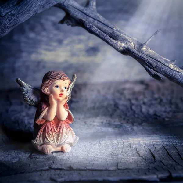 Pequeno Anjo Sentado Meditação — Fotografia de Stock