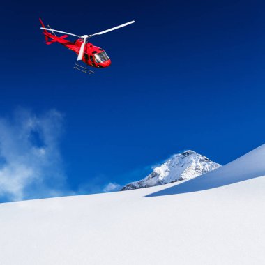 Heli kayak alp üzerinde sinek içinde