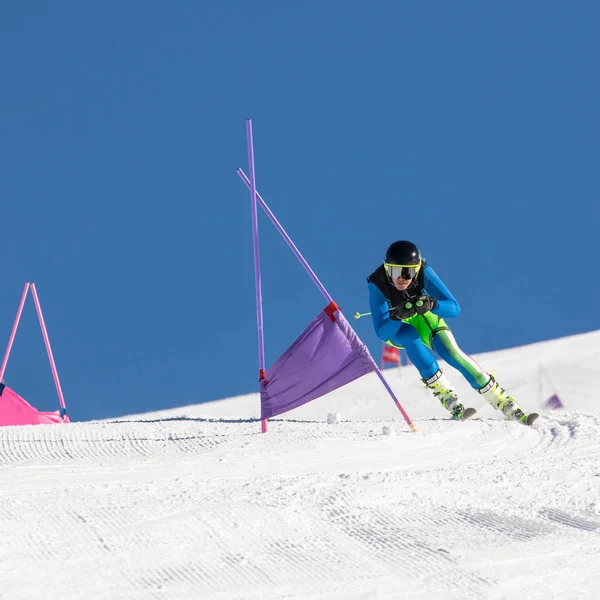 Atlet Alpin Skidtävling — Stockfoto