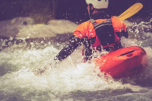 Canoa Tra Rapide — Foto Stock