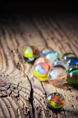 Ahşap üzerine cam mermerler