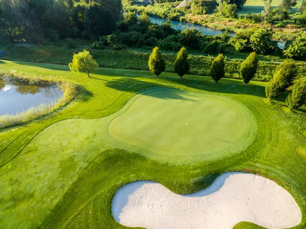 Golf Club - havadan görünümü 