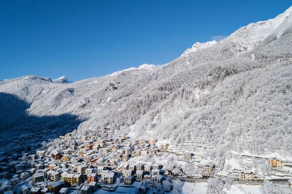 Chiesa Valmalenco Valtellina Zimní Výhled Vzduch Čerstvým Sněhem — Stock fotografie
