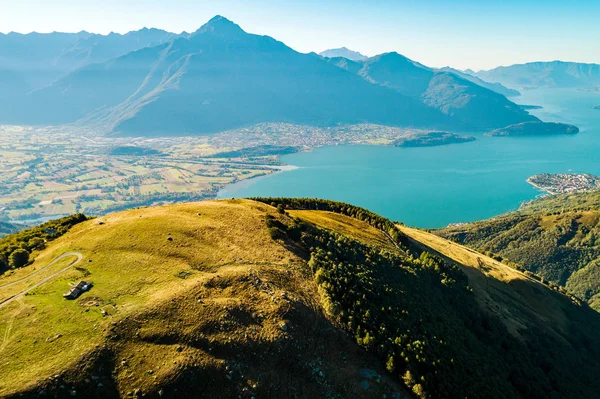 Como Gölü (It) - Colico'dan güneye doğru gölün panoramik havadan görünümü