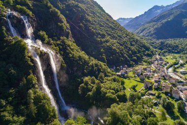 Borgonuovo Acqua Fraggia şelaleler - Valchiavenna (Bu)