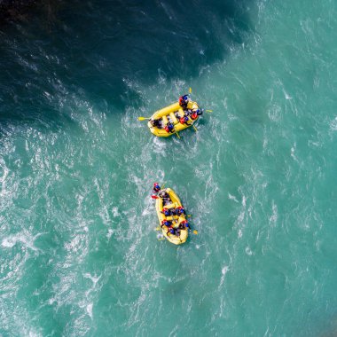 Rafting ile nehir iniş - havadan görünümü