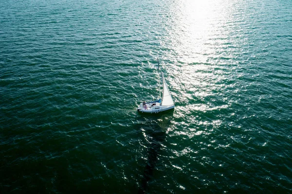 Barco Vela Mar Vista Aérea — Fotografia de Stock