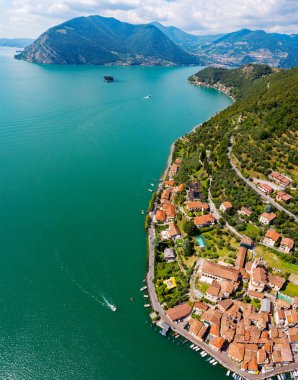 Iseo Gölü (It) - Peschiera Maraglio - San Paolo Adası - havadan görünüm
