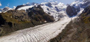 İsviçre - Engadine - Morteratsch Glacier - havadan görünüm (Eylül 2019)