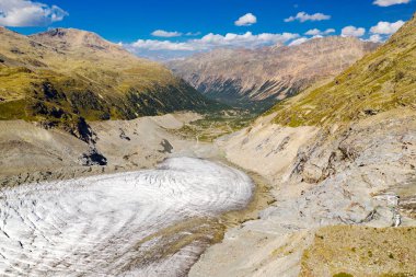 İsviçre - Engadine - Morteratsch Glacier - havadan görünüm (Eylül 2019)