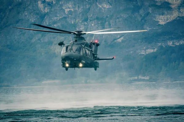 Helicóptero Militar Vuelo Para Rescate — Foto de Stock