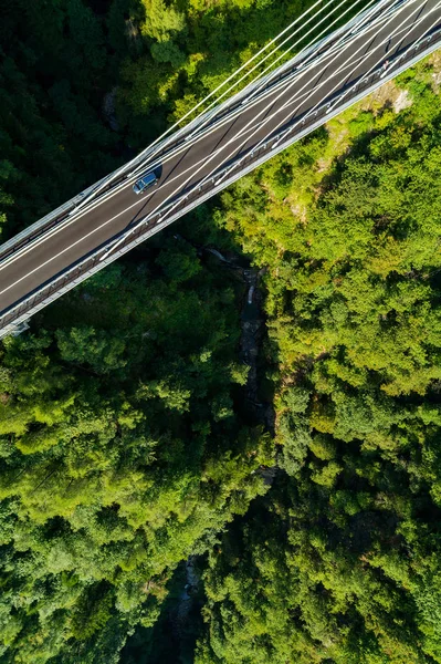 Schrägseilbrücke Mit Auto Luftaufnahme — Stockfoto