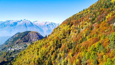 Val Tartano - Valtellina (It) - Sonbahar panoramik hava görüntüsü